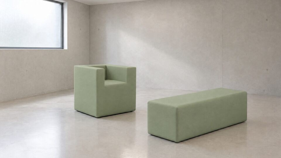 Fauteuil et banc QMtex® vert sauge dans une salle d’apaisement – QMtex®, région de Charleroi
